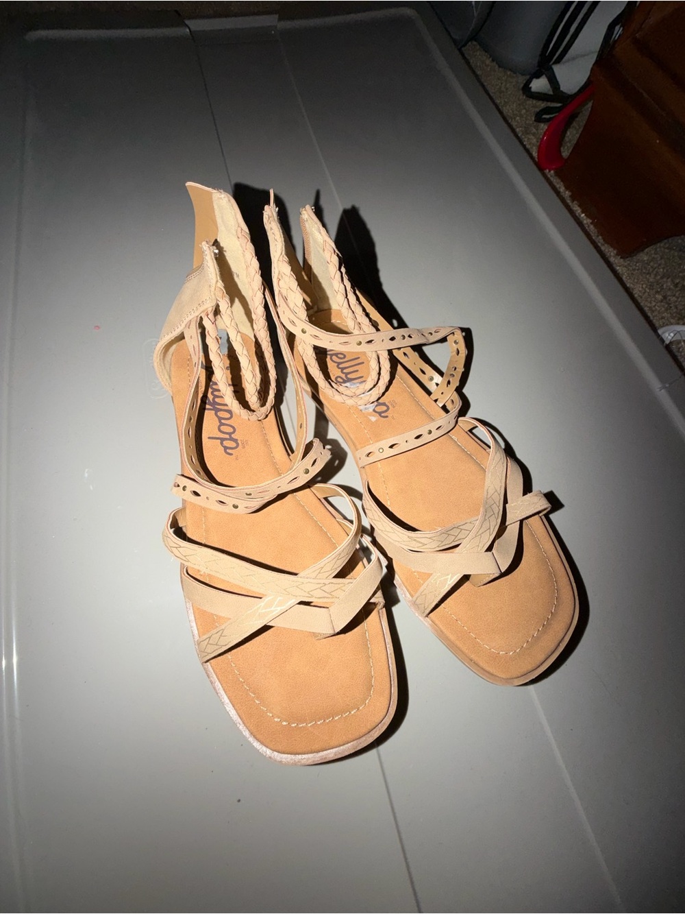 Women’s tan sandals